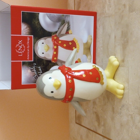 Bobble Head Penguin by LENOX - Winter into Spring - Picture 8 of 9